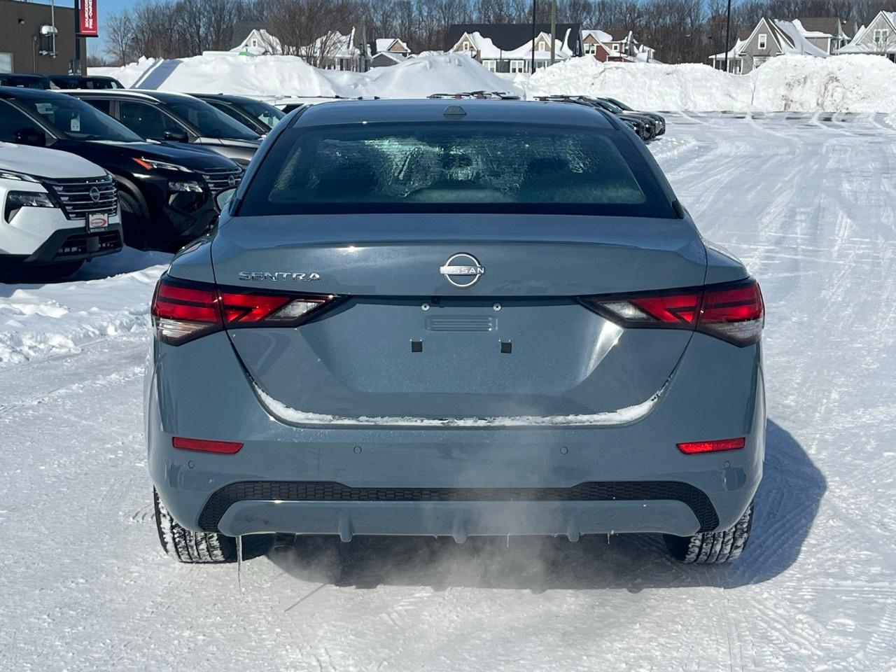 2025 Nissan Sentra SV CVT Photo
