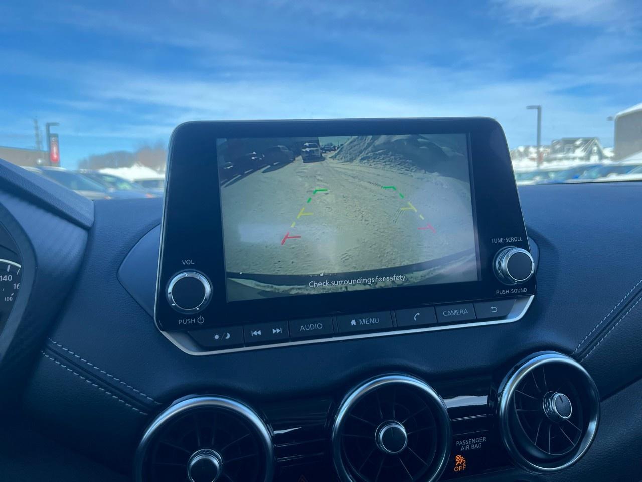 2025 Nissan Sentra SV CVT Photo