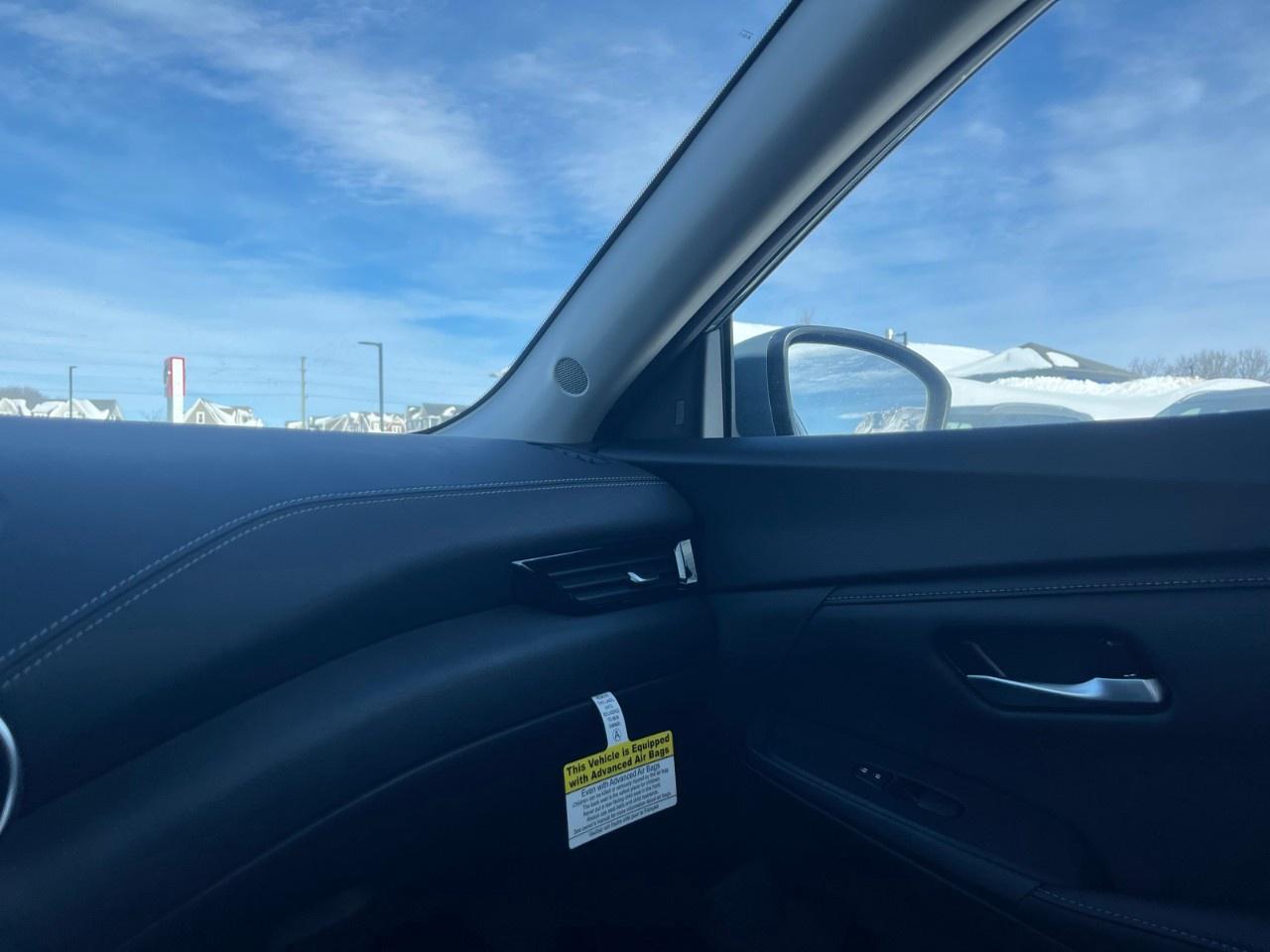 2025 Nissan Sentra SV CVT Photo