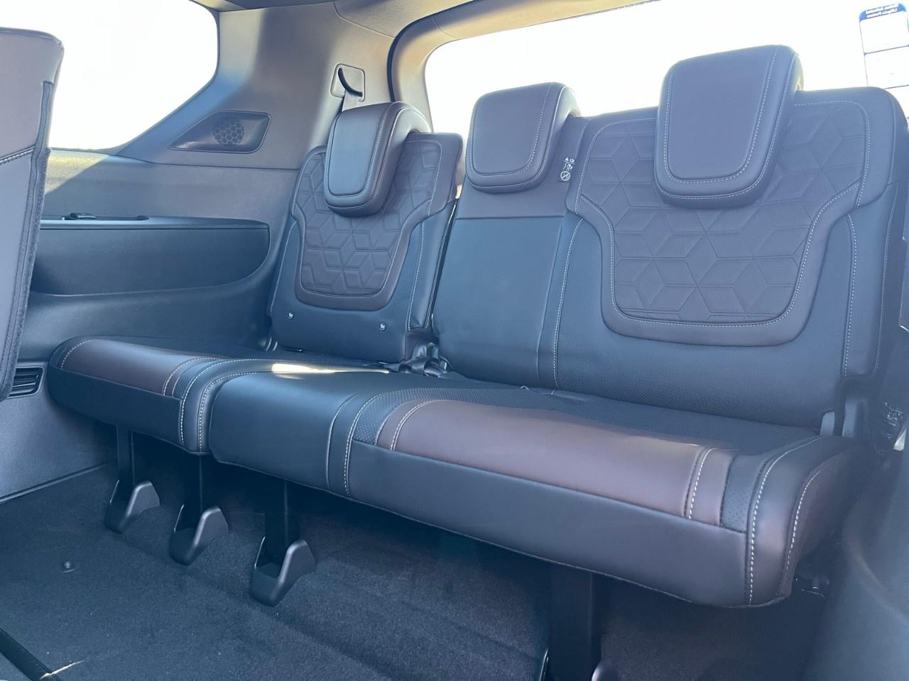 2026 Nissan Armada 4X4 PLATINUM Photo