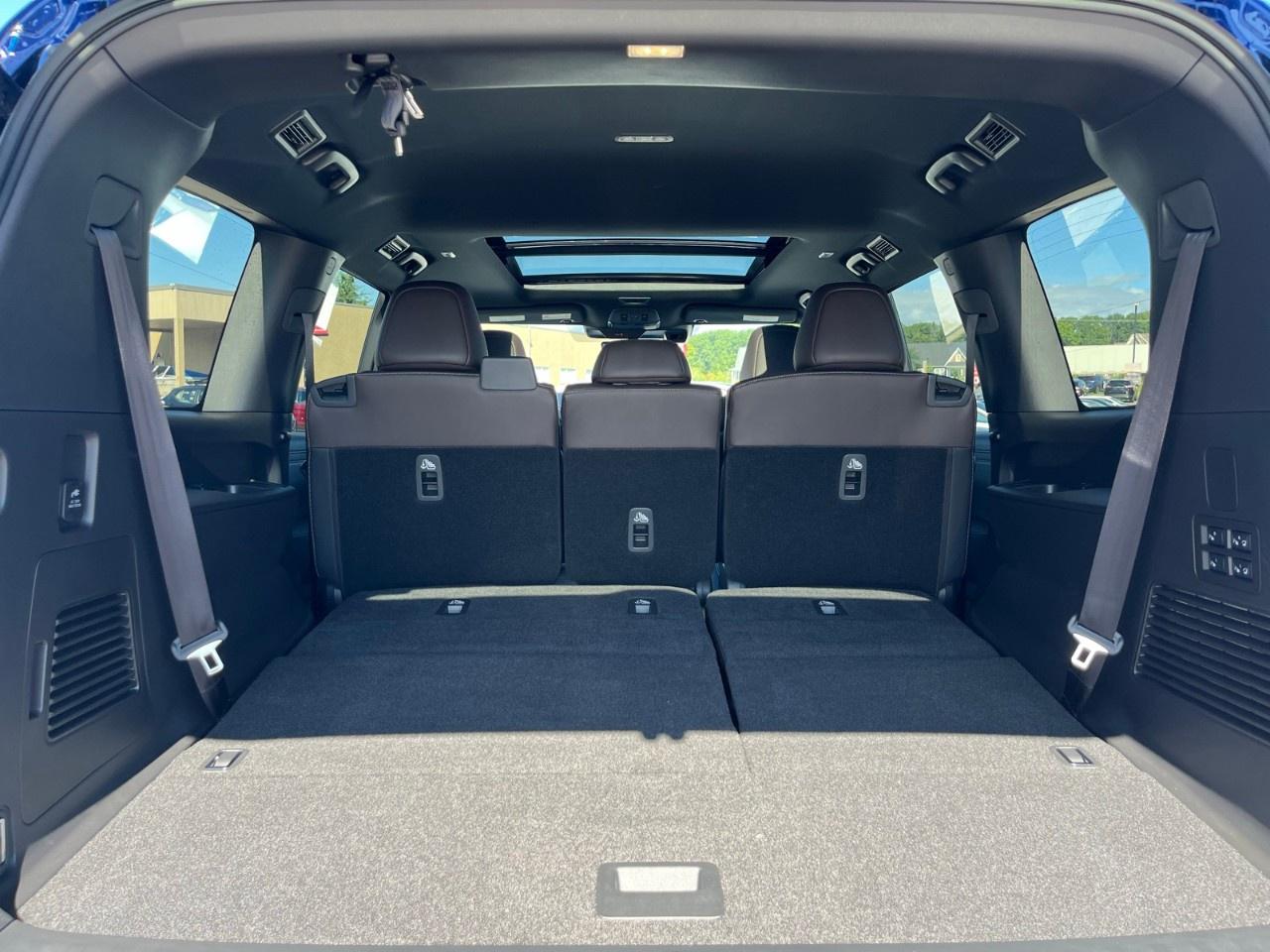 2026 Nissan Armada 4X4 PLATINUM Photo