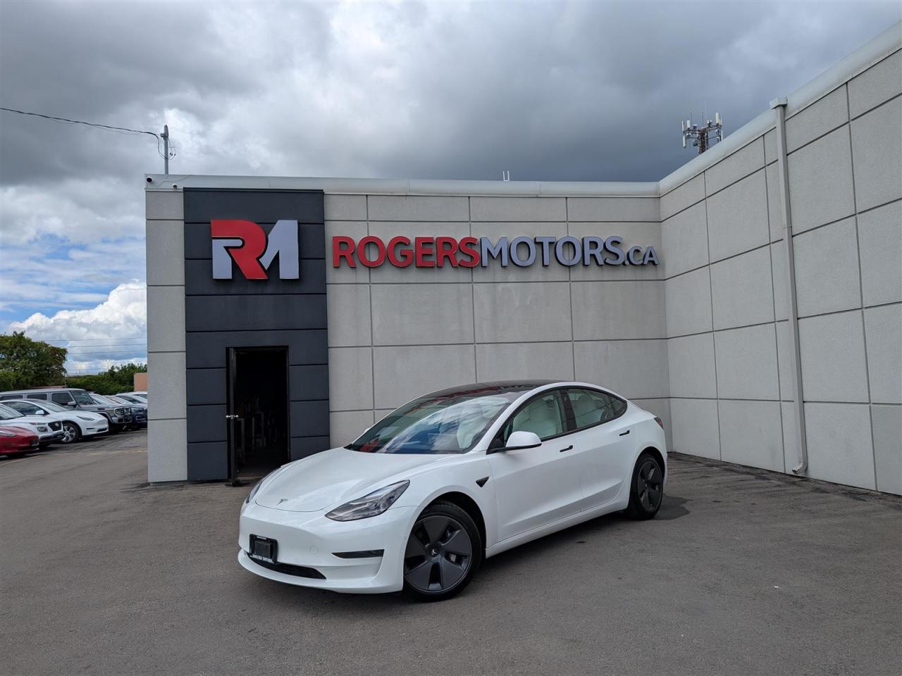 Used 2021 Tesla Model 3 STANDARD RANGE PLUS - WHITE INTERIOR for sale in Oakville, ON