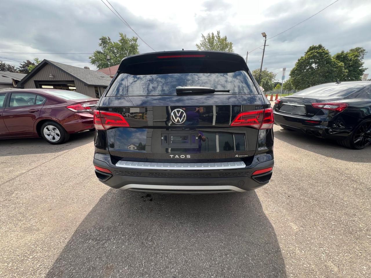 2022 Volkswagen Taos Trendline AWD Photo4