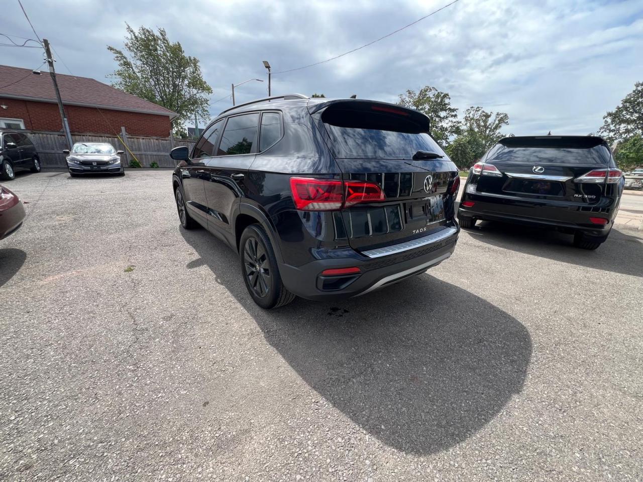 2022 Volkswagen Taos Trendline AWD Photo3