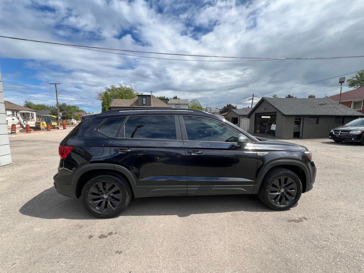 2022 Volkswagen Taos Trendline AWD Photo