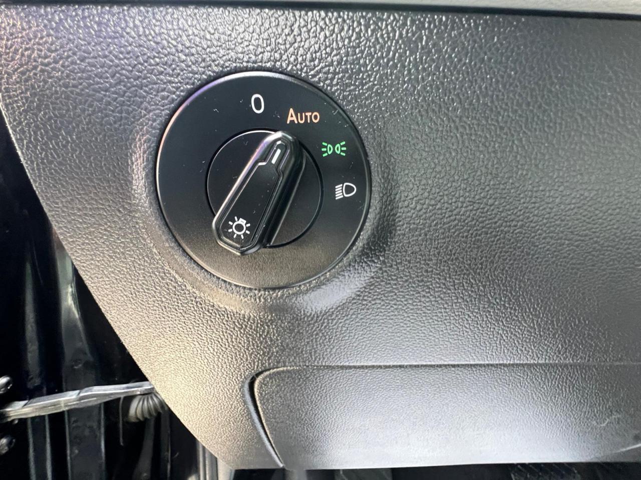 2022 Volkswagen Taos Trendline AWD Photo