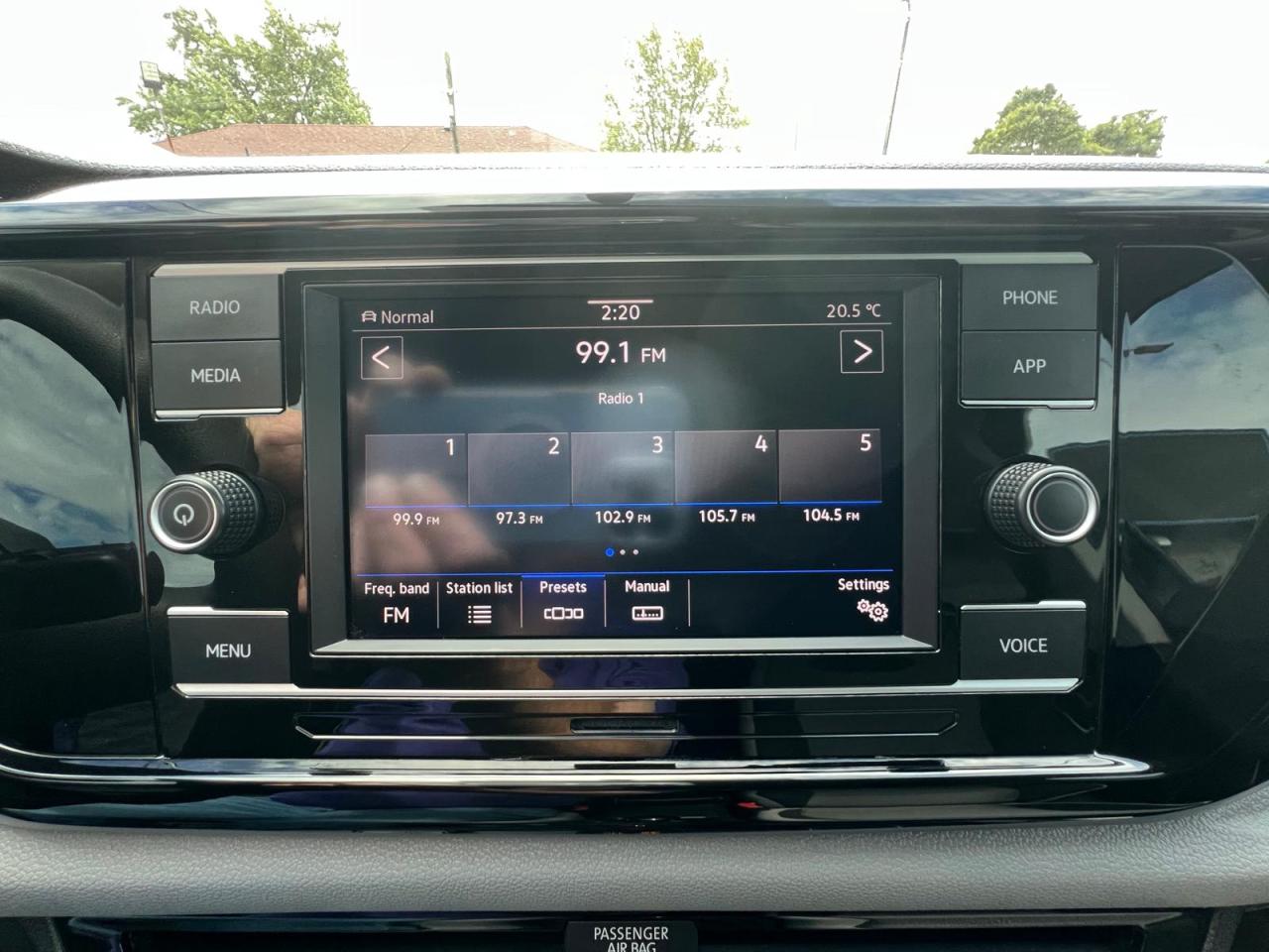 2022 Volkswagen Taos Trendline AWD Photo