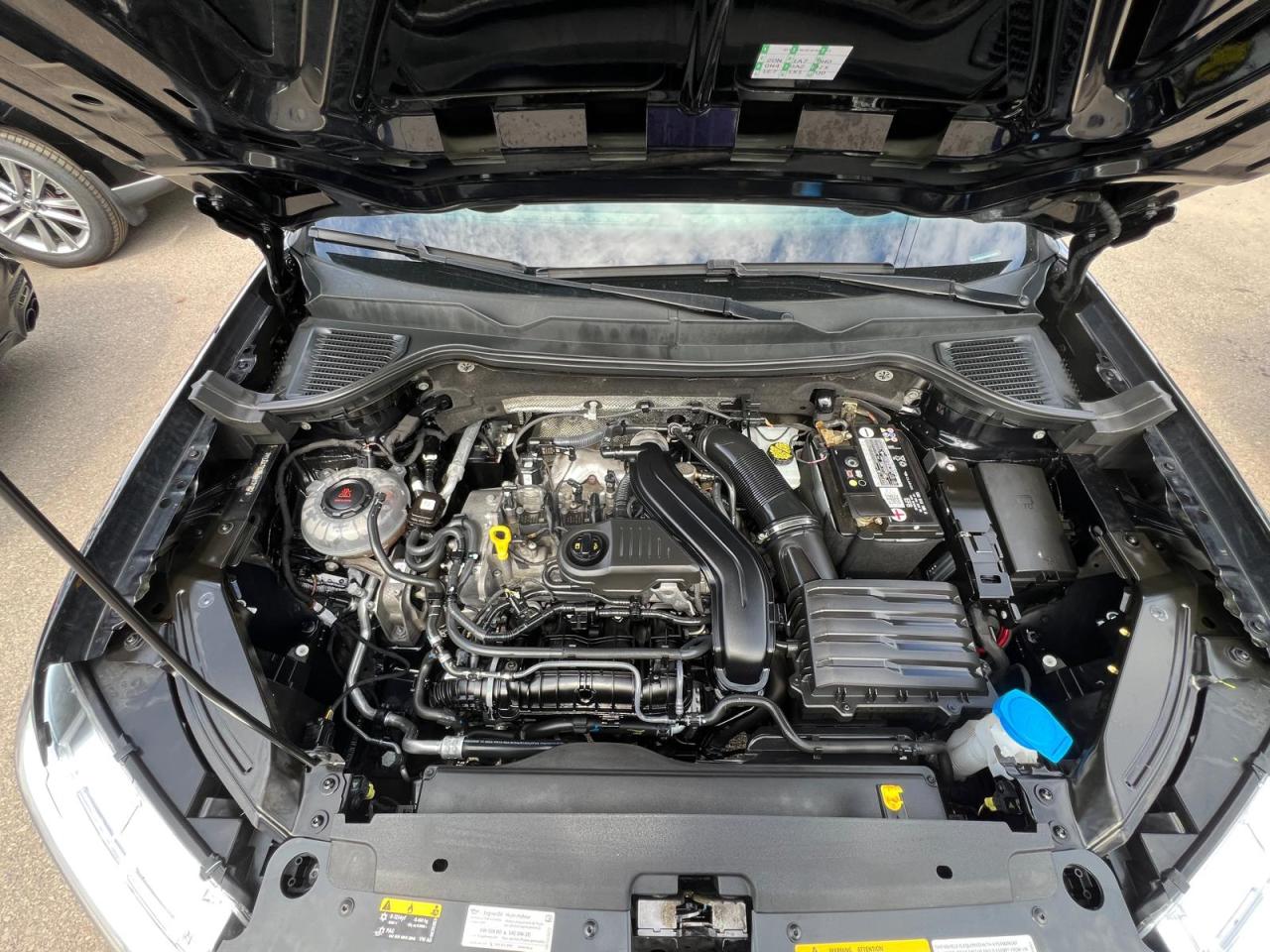 2022 Volkswagen Taos Trendline AWD Photo