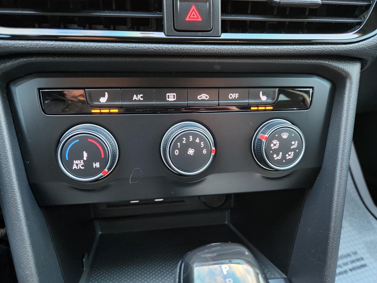 2022 Volkswagen Taos Trendline AWD Photo