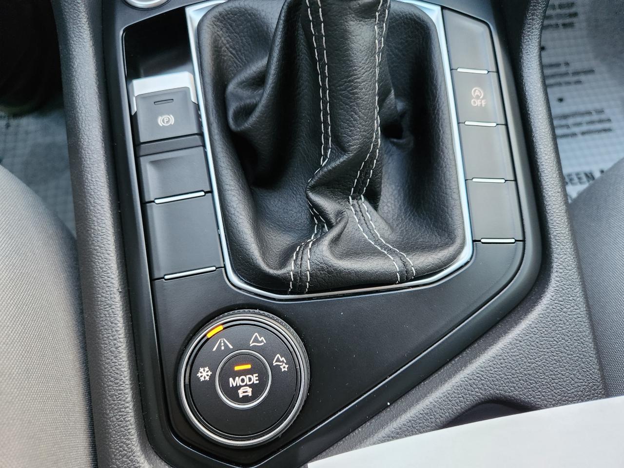 2022 Volkswagen Taos Trendline AWD Photo