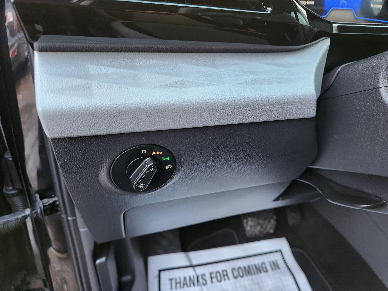 2022 Volkswagen Taos Trendline AWD Photo