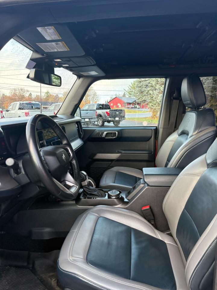 2022 Ford Bronco  Photo2