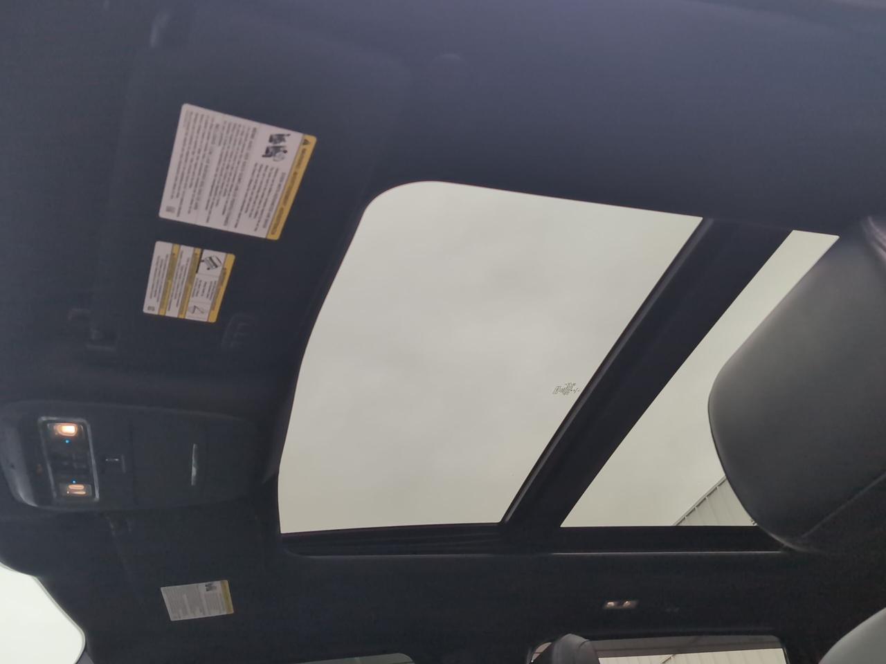 2022 Ford F-150 Lariat 4WD SuperCrew 5.5' Box Photo