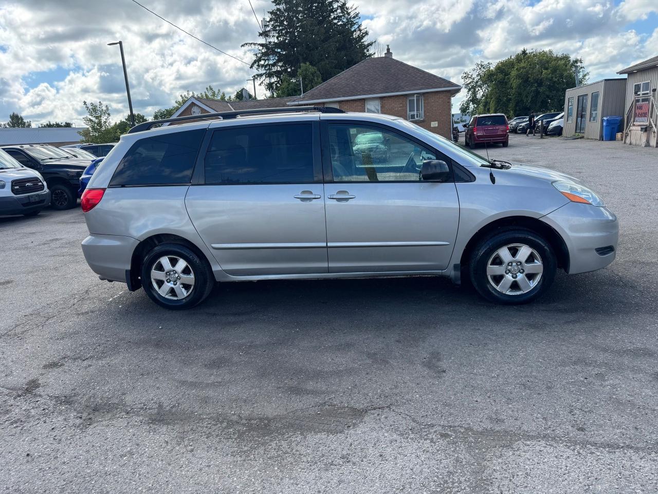 2006 Toyota Sienna AS IS, CE, RUNS AND DRIVES GREAT - Photo #6