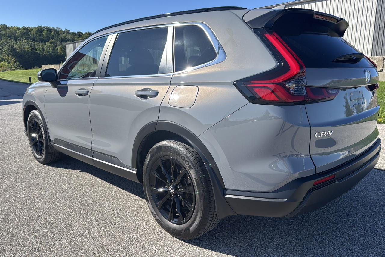 2023 Honda CR-V Sport Photo2