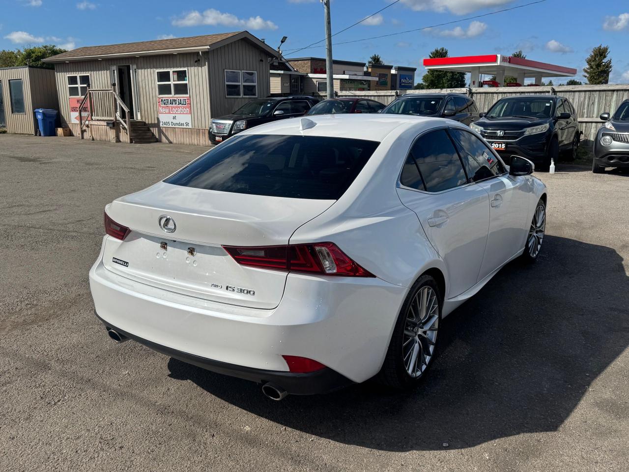 2016 Lexus IS 300 AWD, ONLY 117KMS, ONE OWNER, CERTIFIED - Photo #5