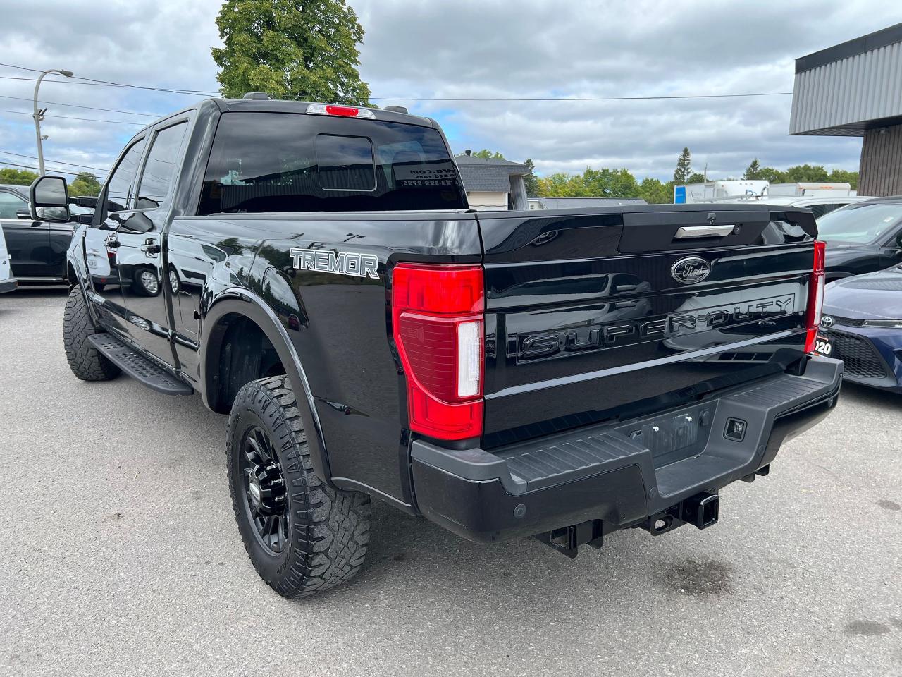 2022 Ford SUPER DUTY F-250 SRW LARIAT - Photo #3