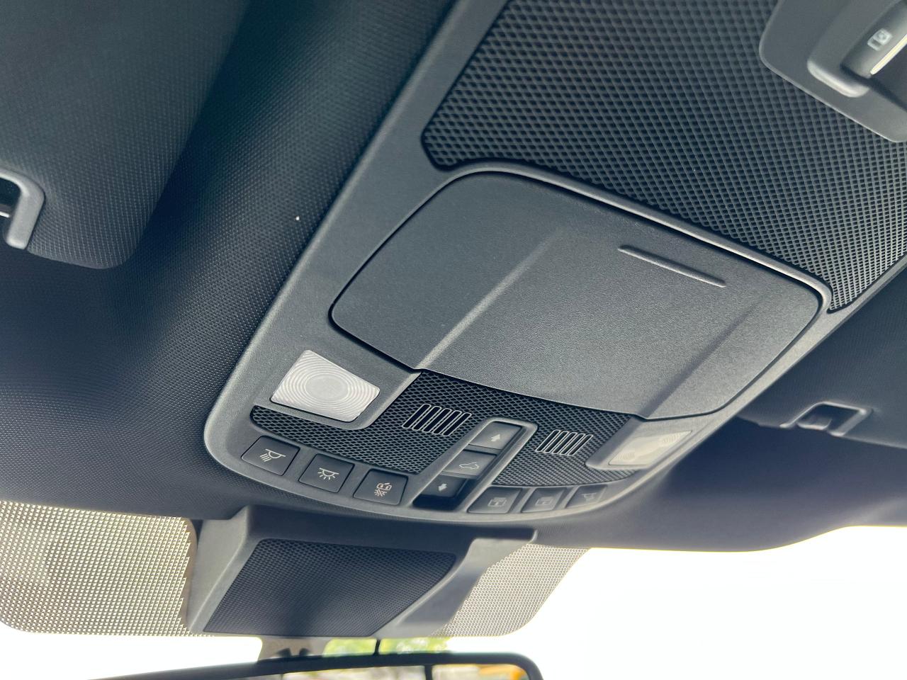 2022 Ford SUPER DUTY F-250 SRW LARIAT - Photo #16
