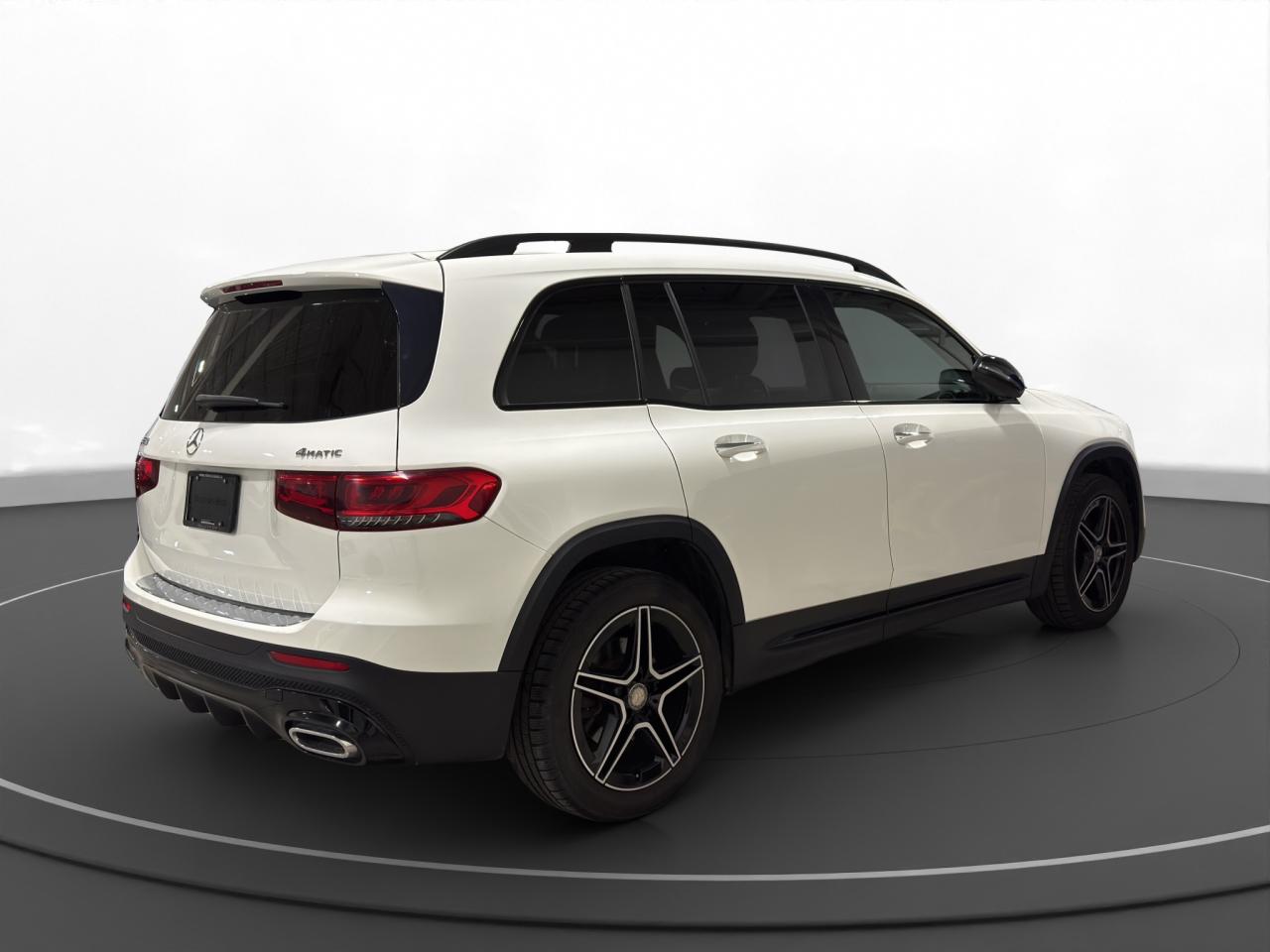 2021 Mercedes-Benz GLB GLB 250 - Photo #6