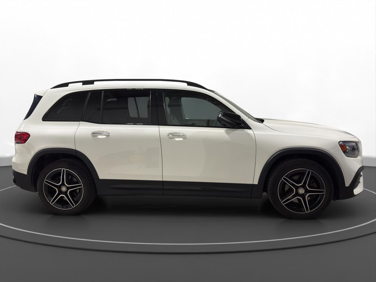 2021 Mercedes-Benz GLB GLB 250 - Photo #3