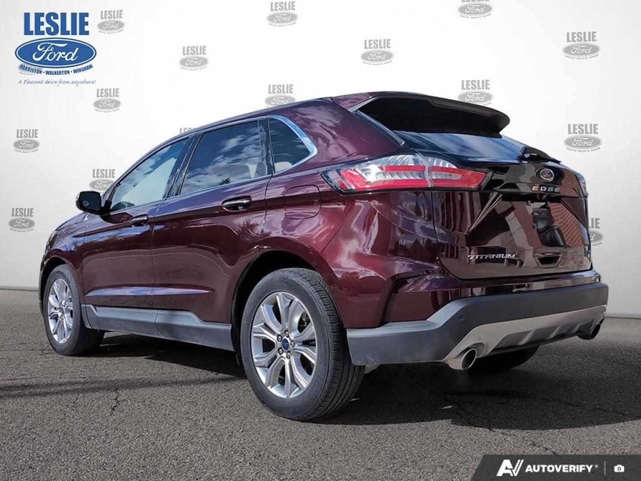2022 Ford Edge Titanium Photo5
