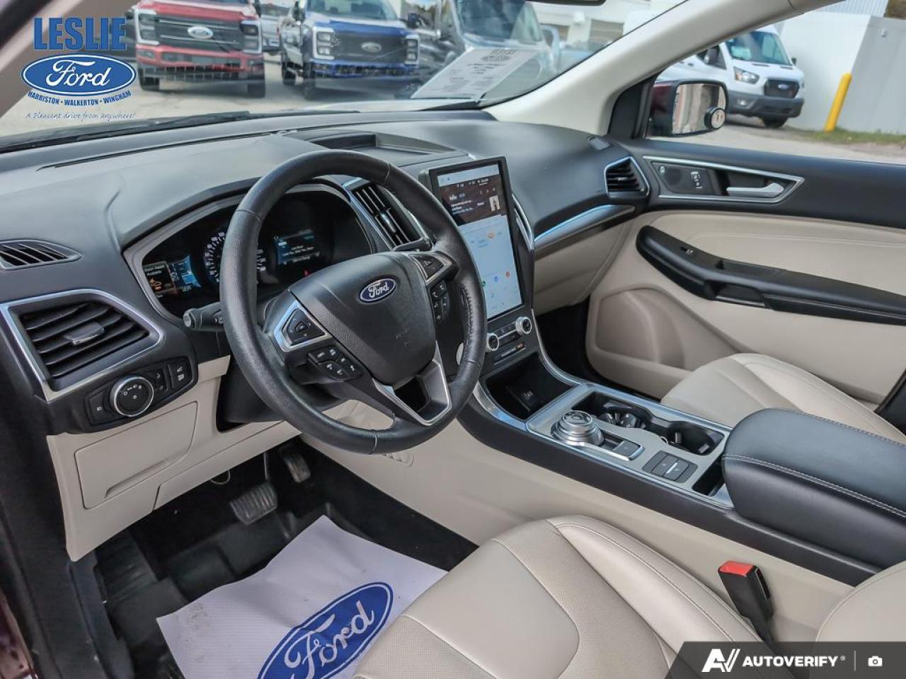 2022 Ford Edge Titanium Photo5