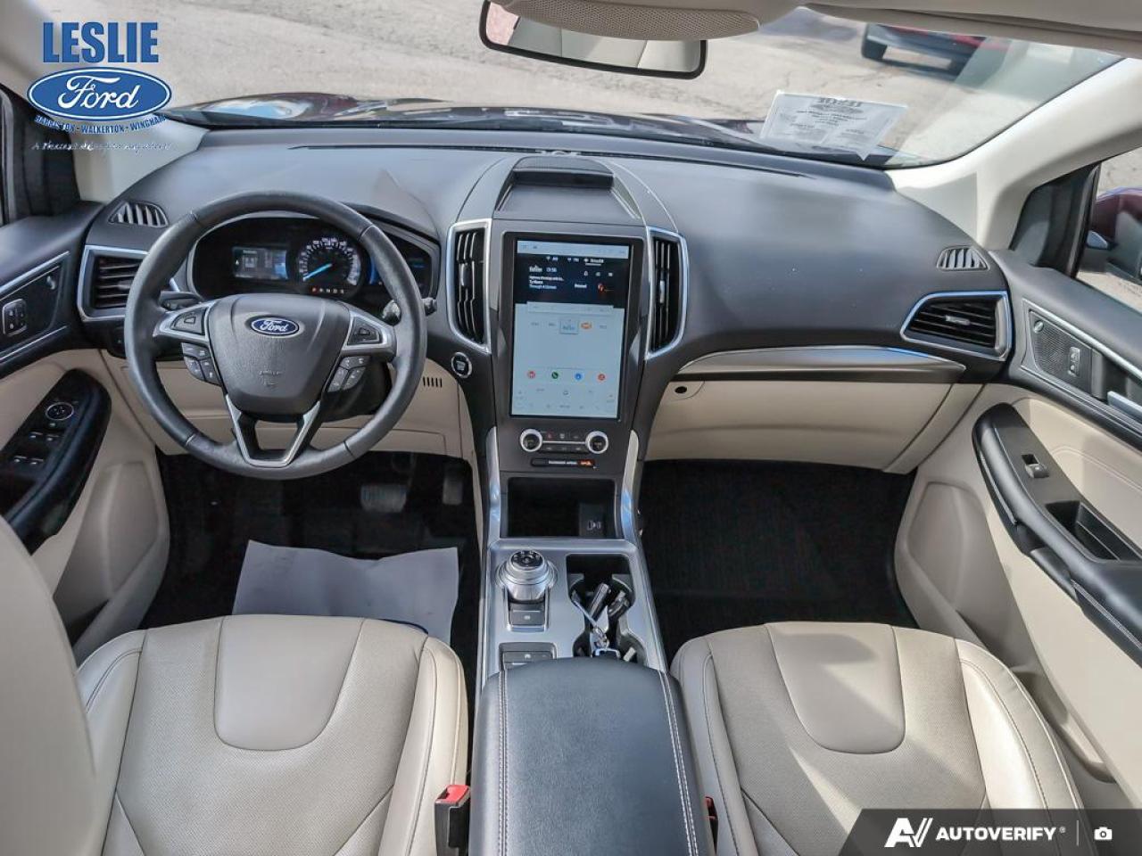 2022 Ford Edge Titanium Photo5