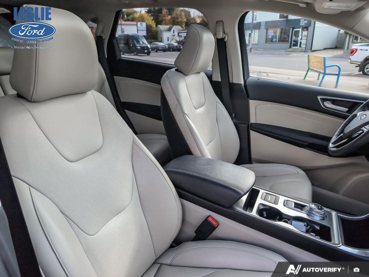 2022 Ford Edge Titanium AWD Photo