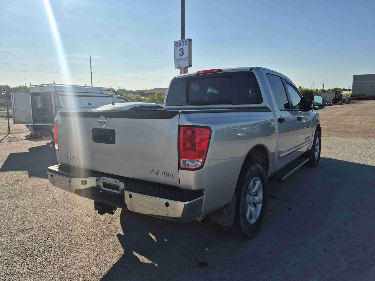 2015 Nissan Titan  - Photo #4