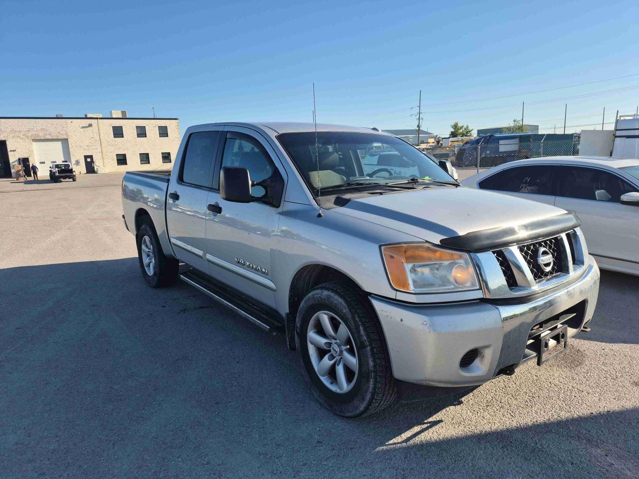 2015 Nissan Titan  - Photo #3