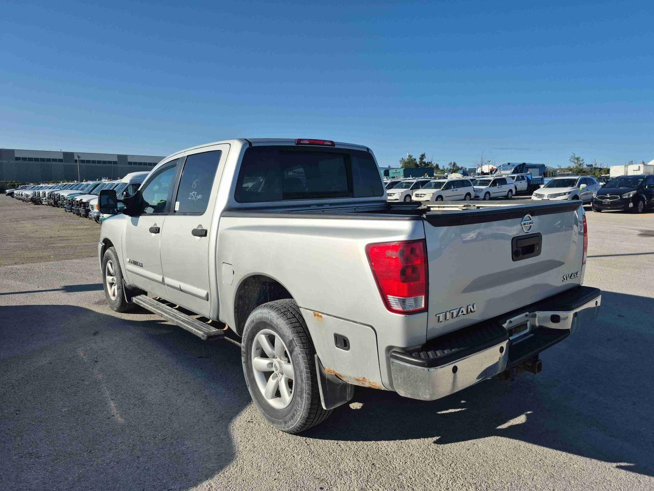 2015 Nissan Titan  - Photo #6