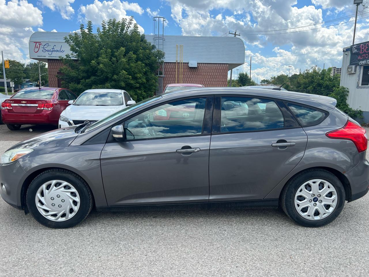 2012 Ford Focus 5DR HB SE - Photo #4