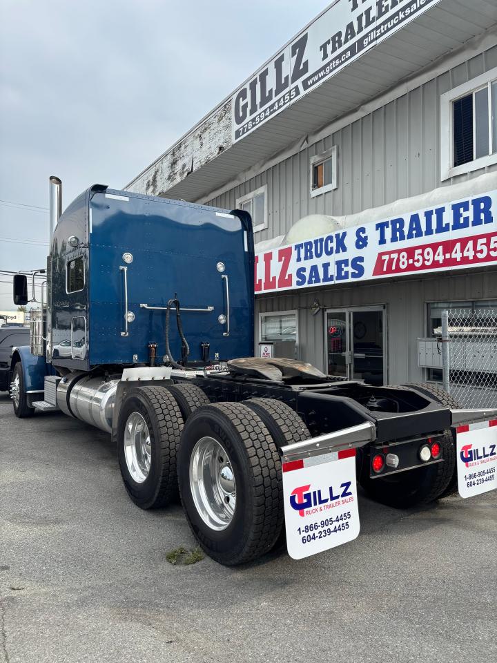 2022 PETERBILT 389  - Photo #5