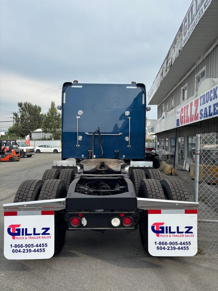 2022 PETERBILT 389  - Photo #4