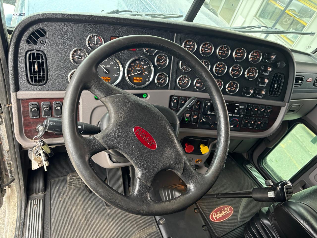 2022 PETERBILT 389  - Photo #7