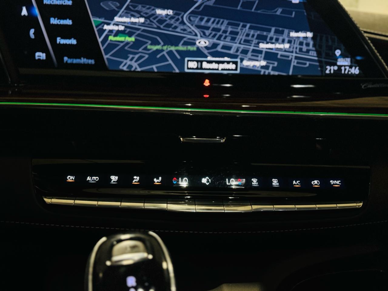 2023 Cadillac Escalade 4WD Premium Luxury - Photo #19