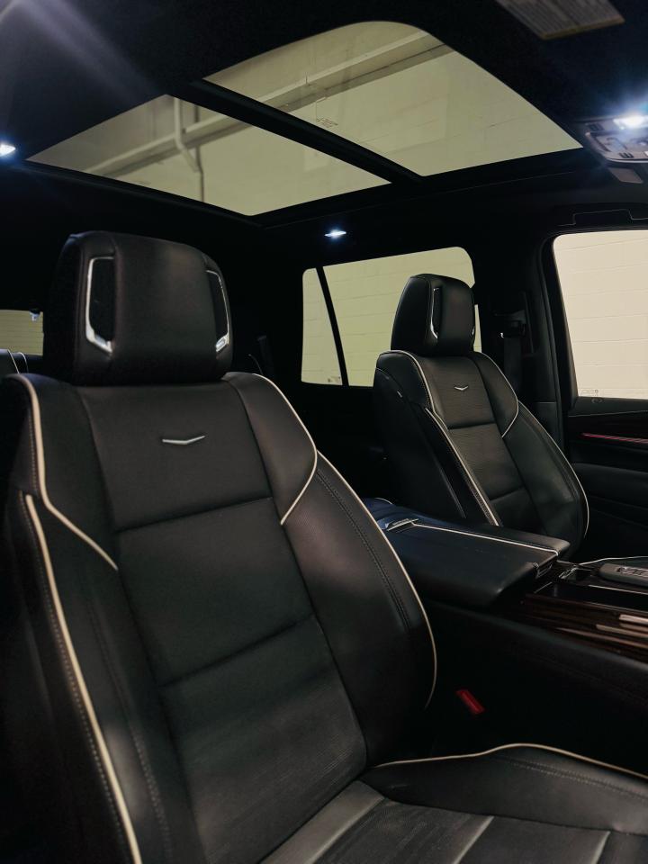 2023 Cadillac Escalade 4WD Premium Luxury - Photo #30