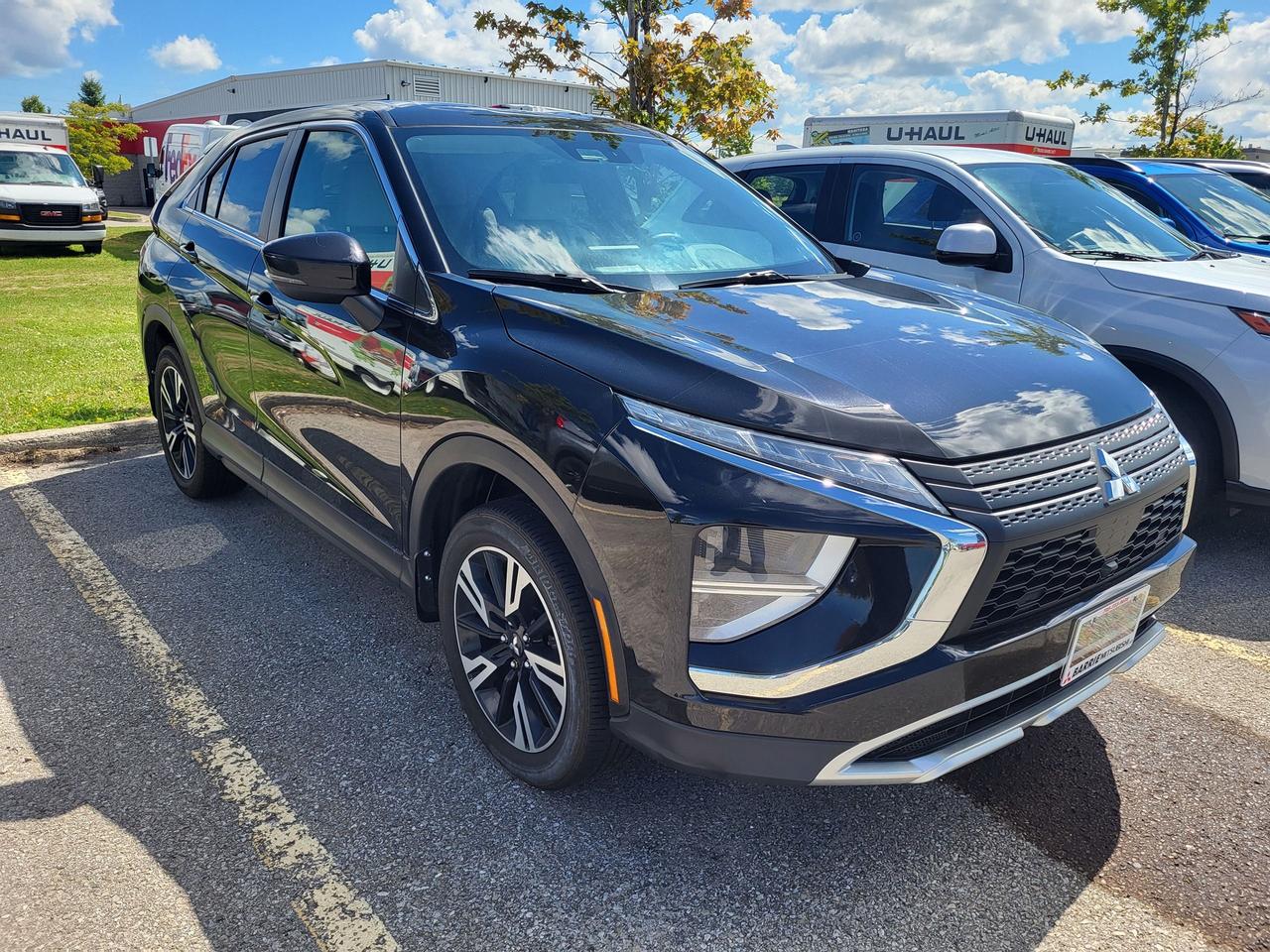 2023 Mitsubishi Eclipse Cross LE Photo