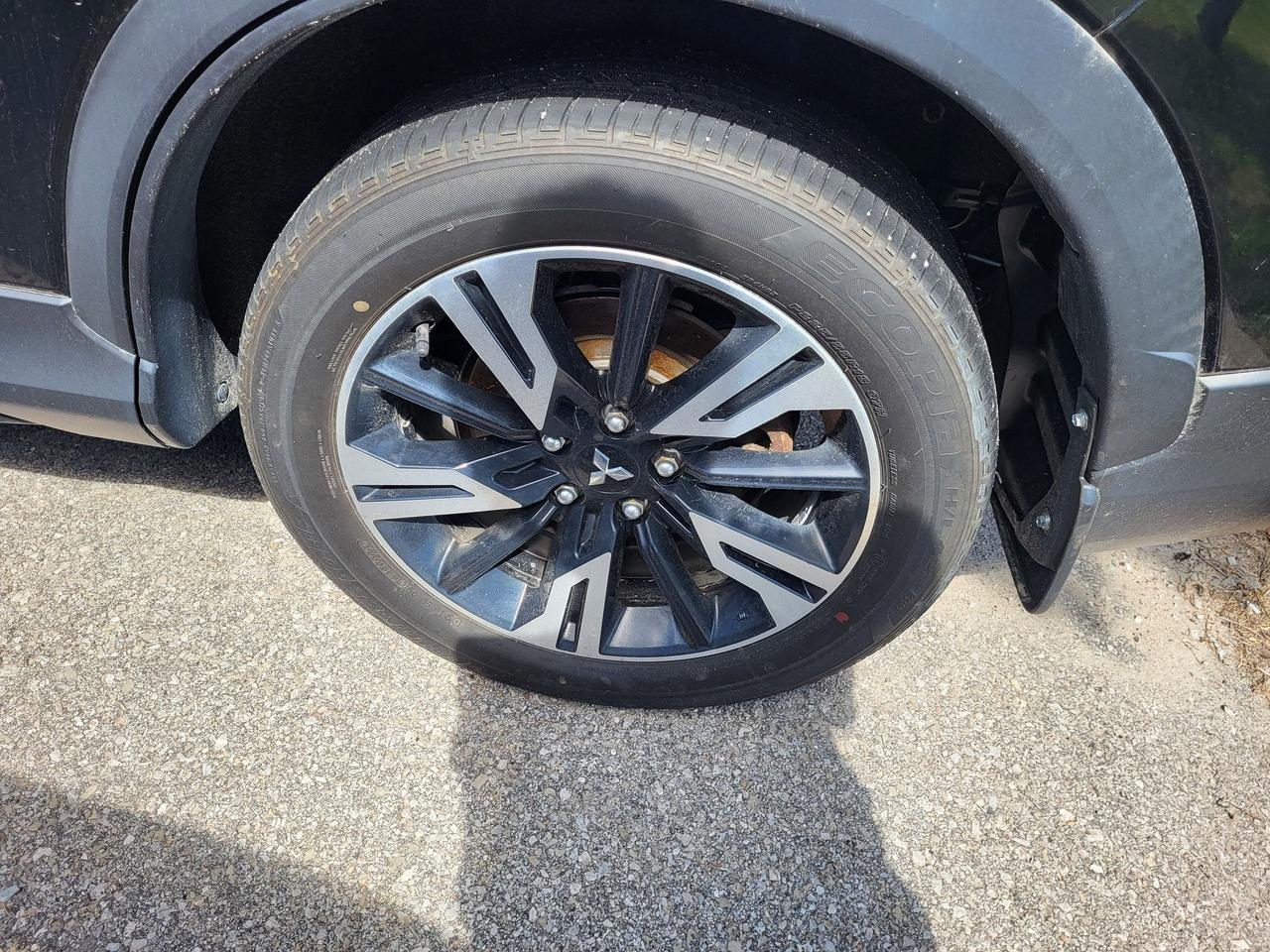 2023 Mitsubishi Eclipse Cross LE Photo