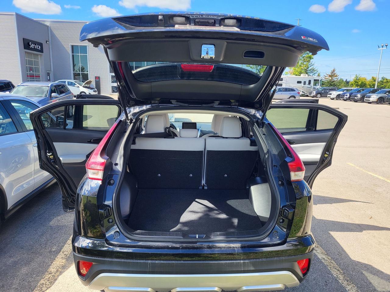 2023 Mitsubishi Eclipse Cross LE Photo