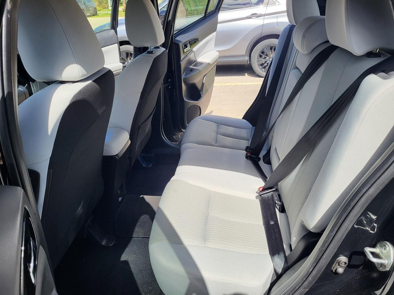 2023 Mitsubishi Eclipse Cross LE Photo