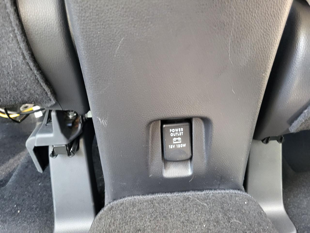 2023 Mitsubishi Eclipse Cross LE Photo