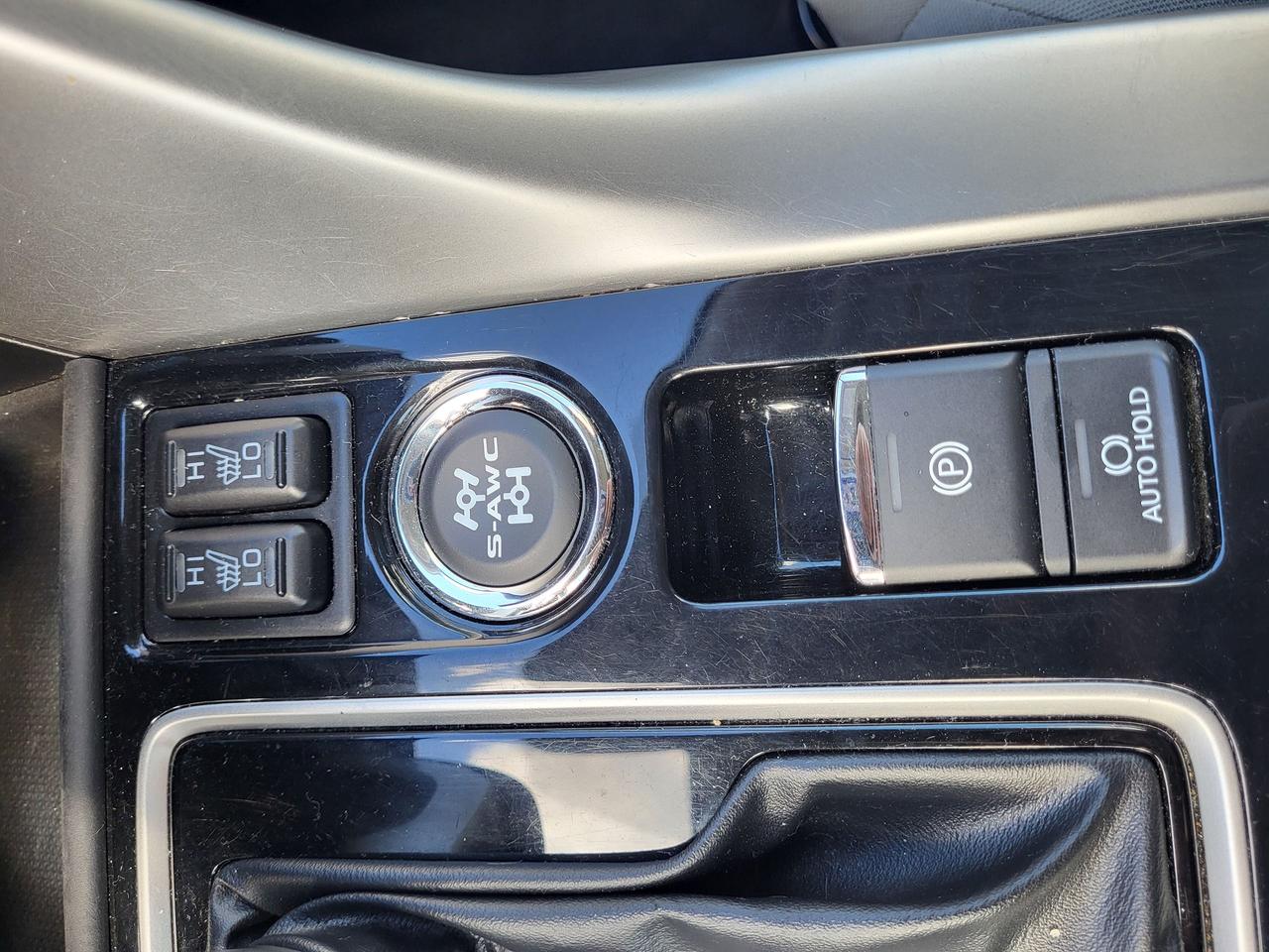 2023 Mitsubishi Eclipse Cross LE Photo