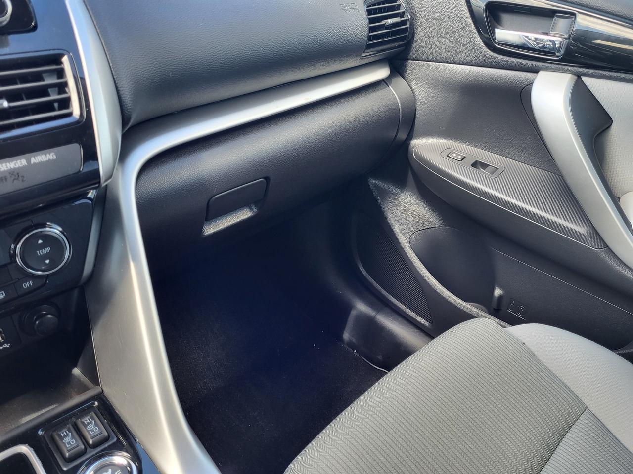 2023 Mitsubishi Eclipse Cross LE Photo