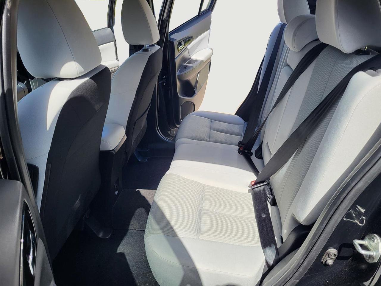 2023 Mitsubishi Eclipse Cross LE Photo
