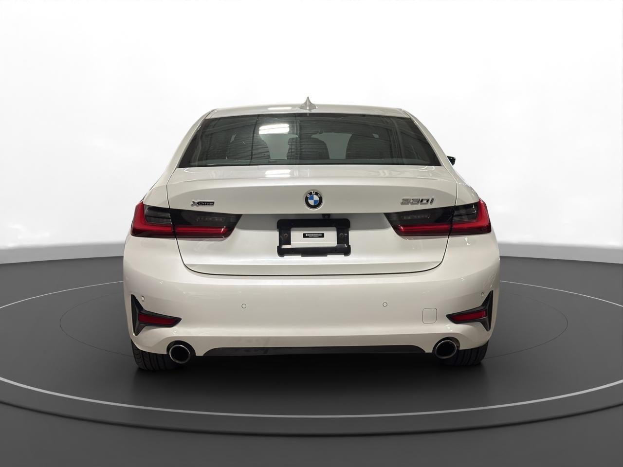 2021 BMW 3 Series 330i xDrive - Photo #4