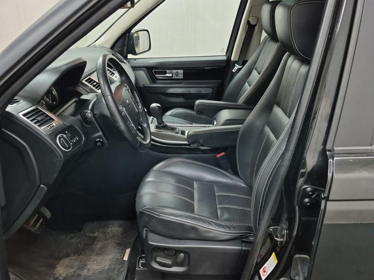 2010 Land Rover Range Rover Sport LUX - Photo #7