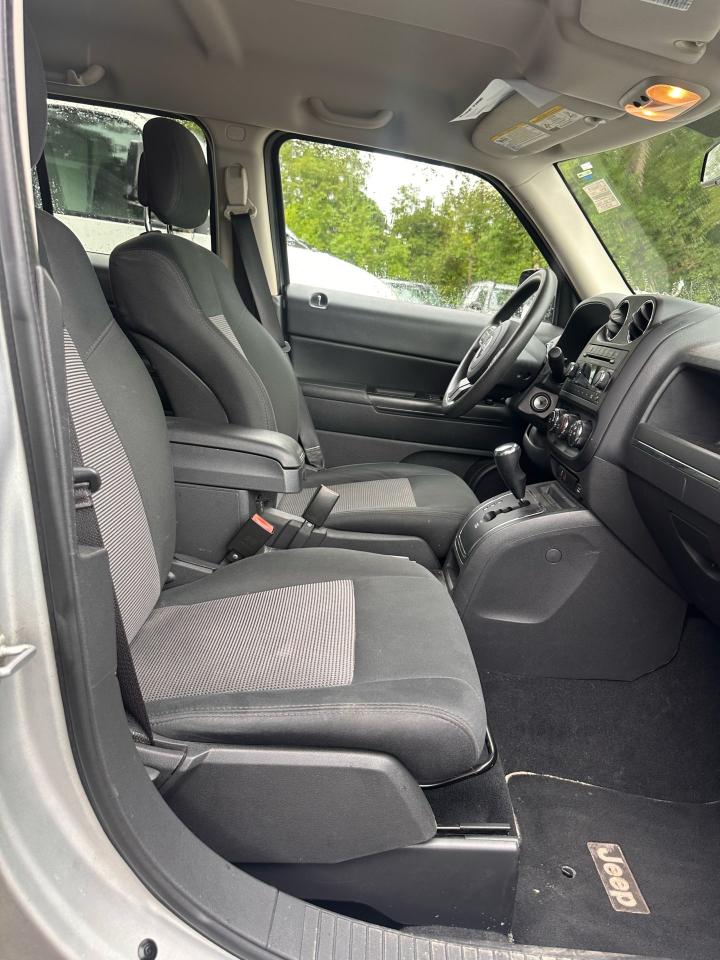 2012 Jeep Patriot SPORT Photo2