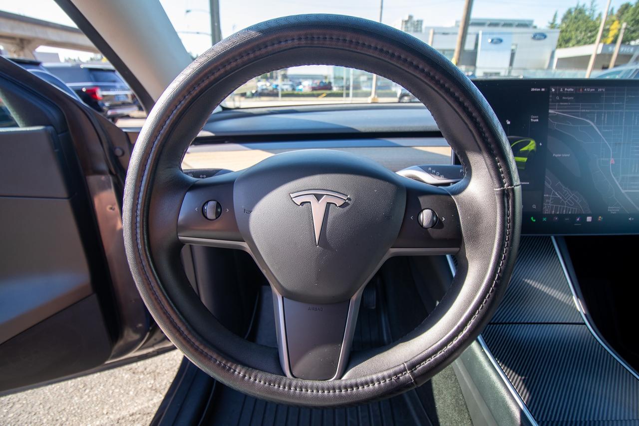 2021 Tesla Model Y Long Range AWD Photo5
