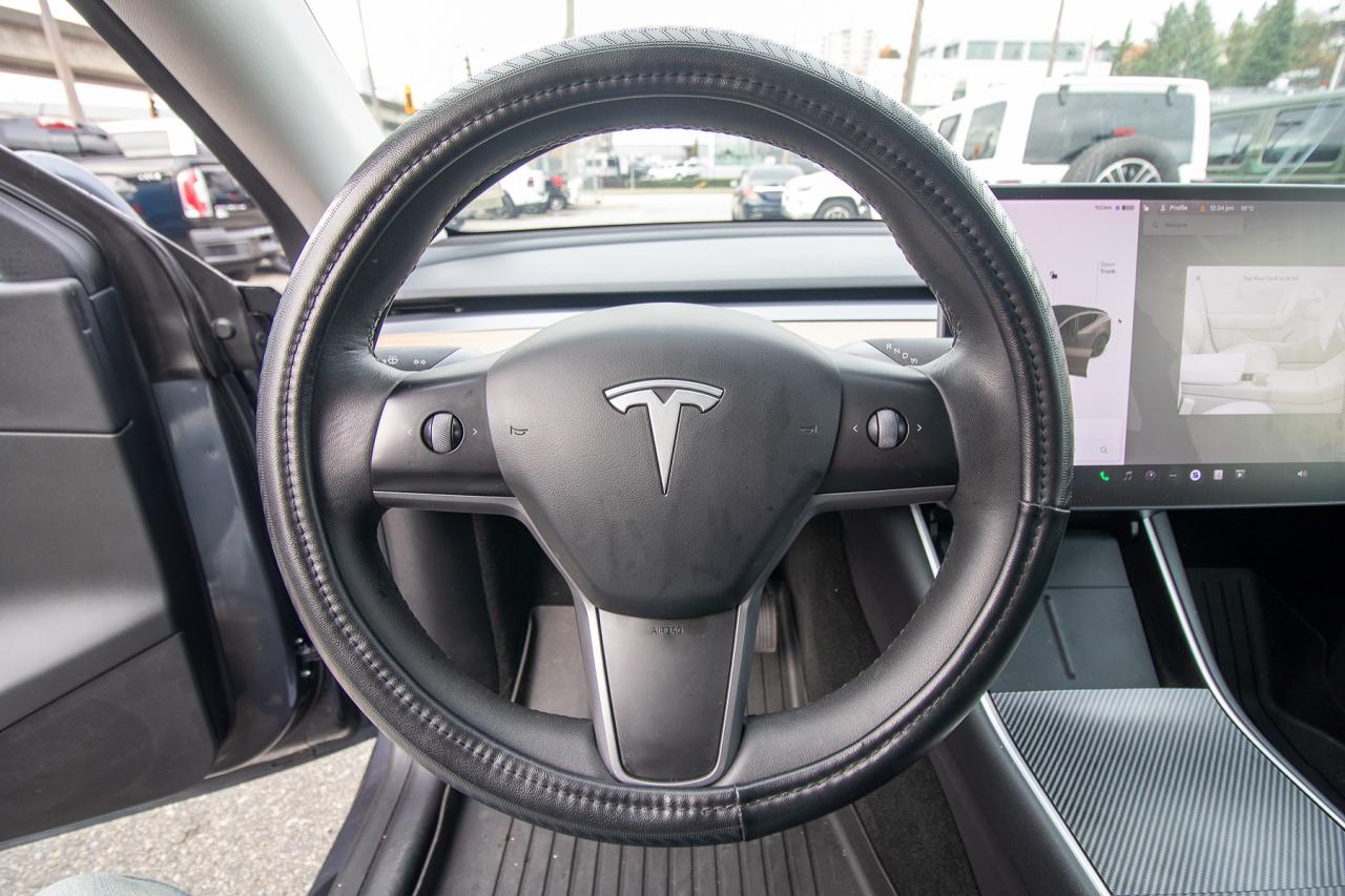 2021 Tesla Model Y Long Range AWD Photo5
